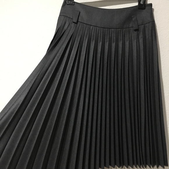 Celine Pleated Knee Length Skirk size 36 - Picture 2 of 8